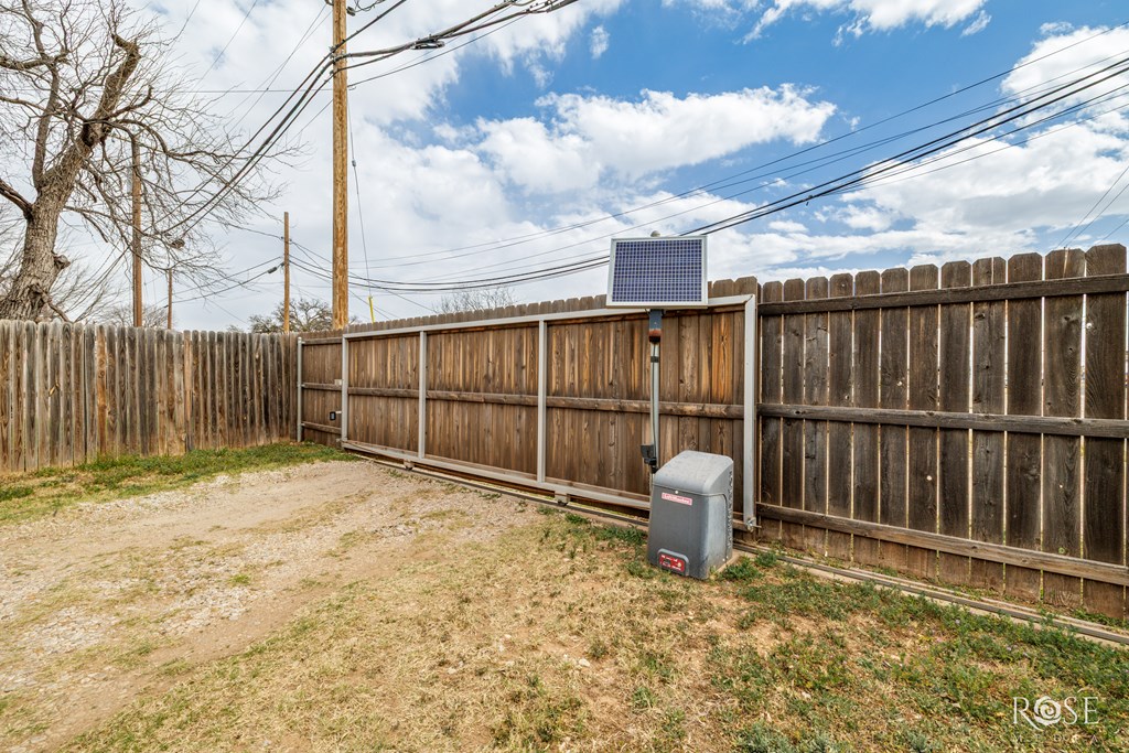 1726 S Park St Property Photo 28