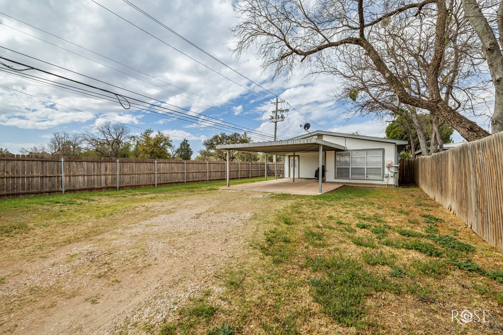 1726 S Park St Property Photo 29