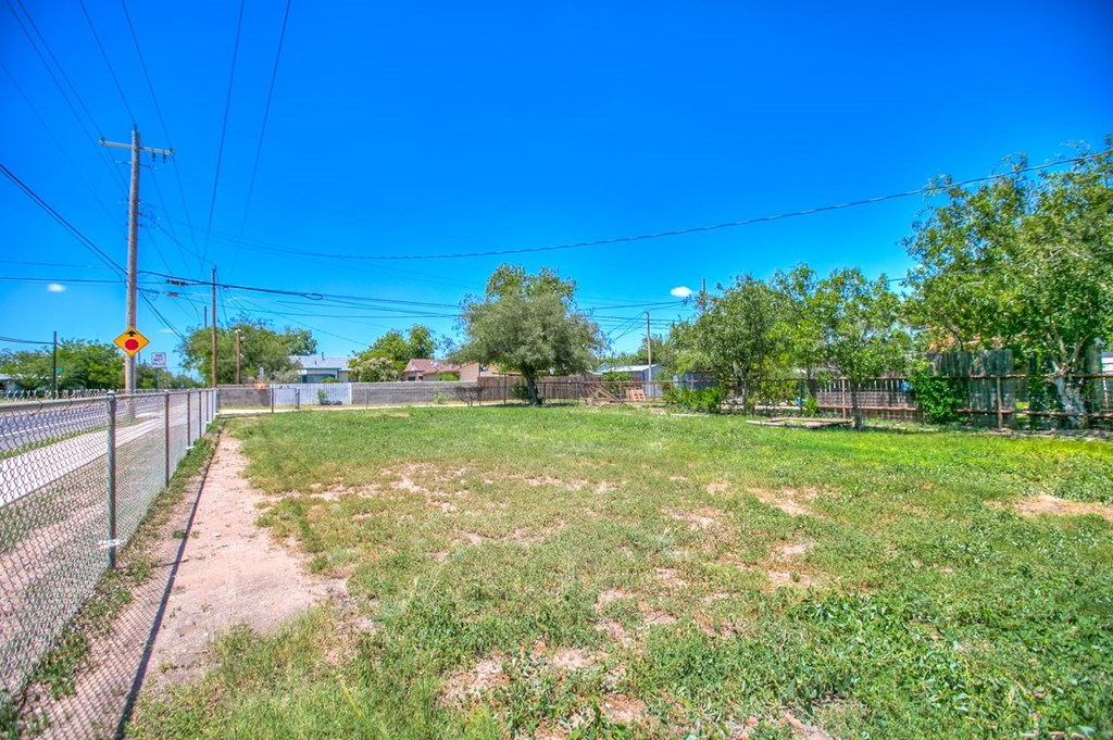 2030 Lindell Ave Property Photo 22