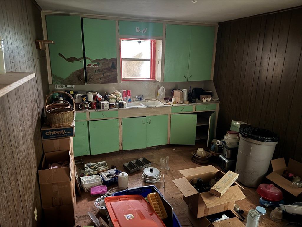 406 Barnett Street Property Photo 6