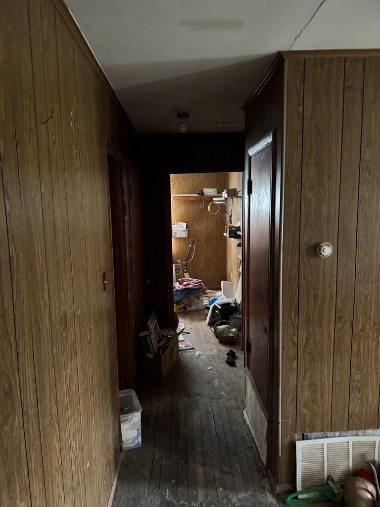 406 Barnett Street Property Photo 8