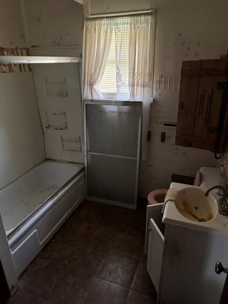 406 Barnett Street Property Photo 9