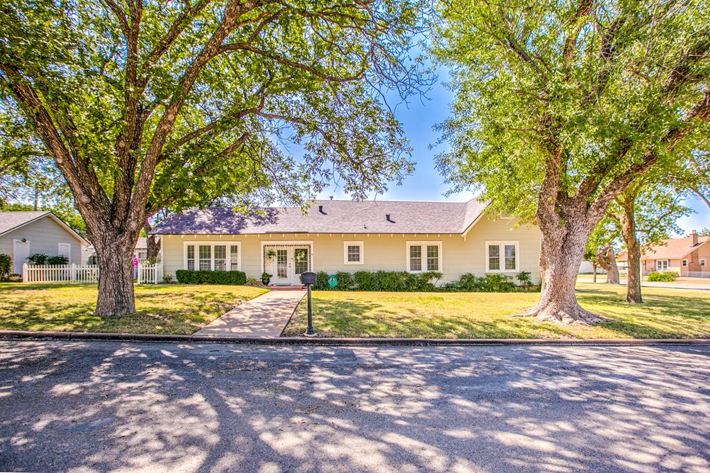 308 5th Street Property Photo 1