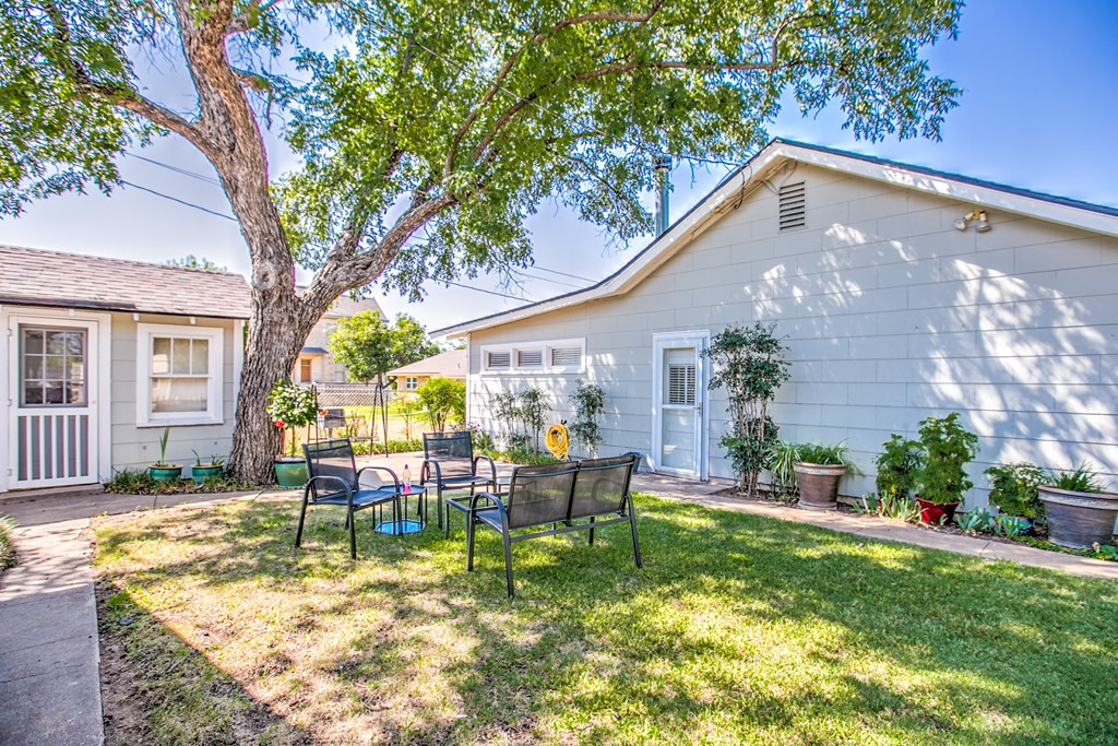 308 5th Street Property Photo 5