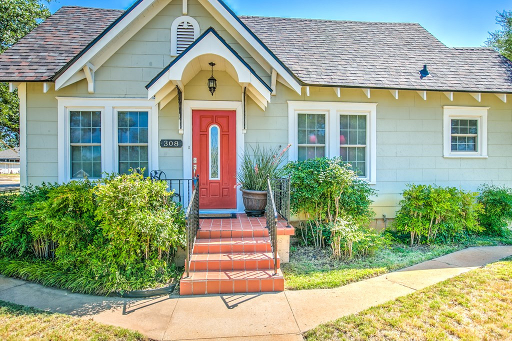 308 5th Street Property Photo 6