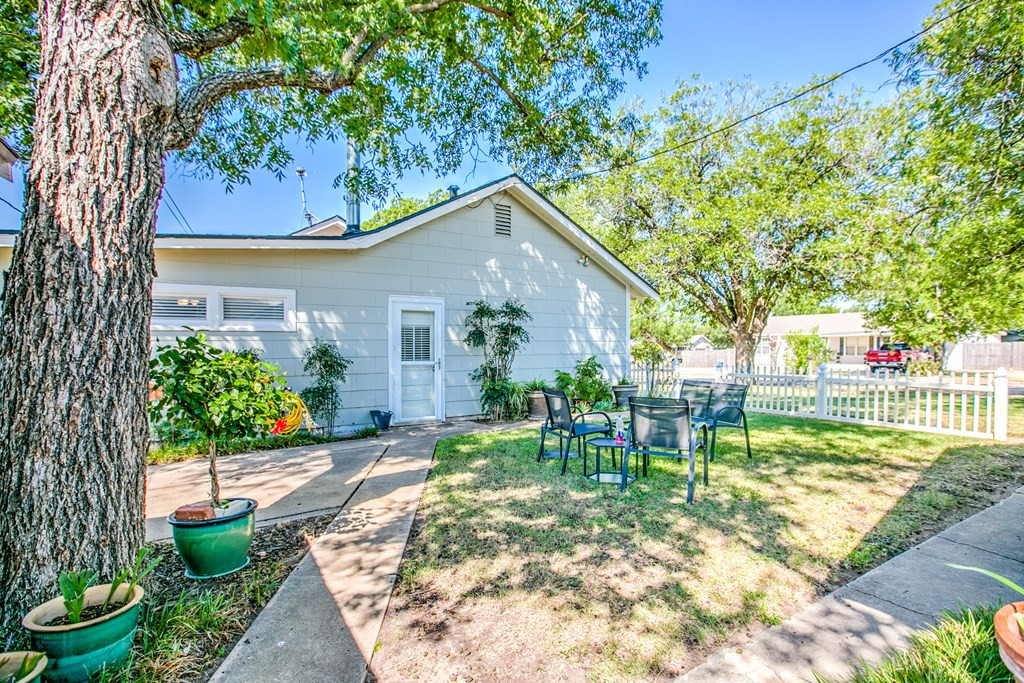 308 5th Street Property Photo 11