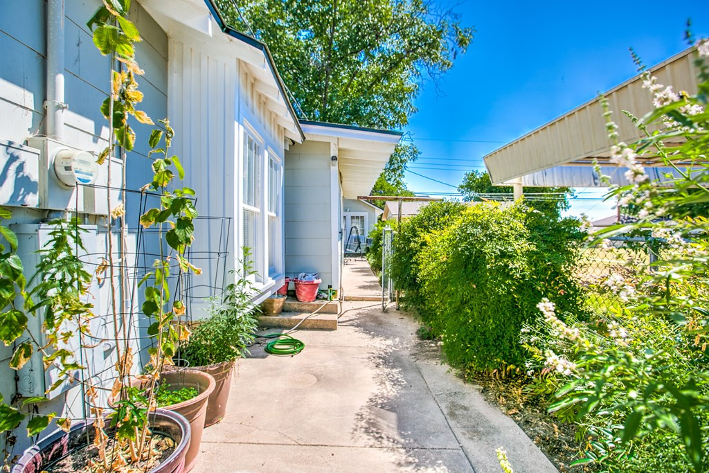 308 5th Street Property Photo 12