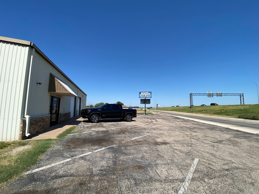 3006 W Houston Harte Access Road Property Photo 4