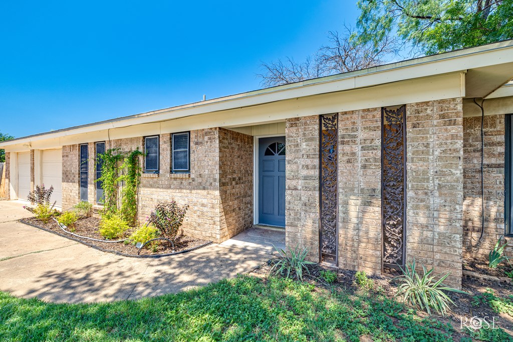 3610 Old Post Court Property Photo 5