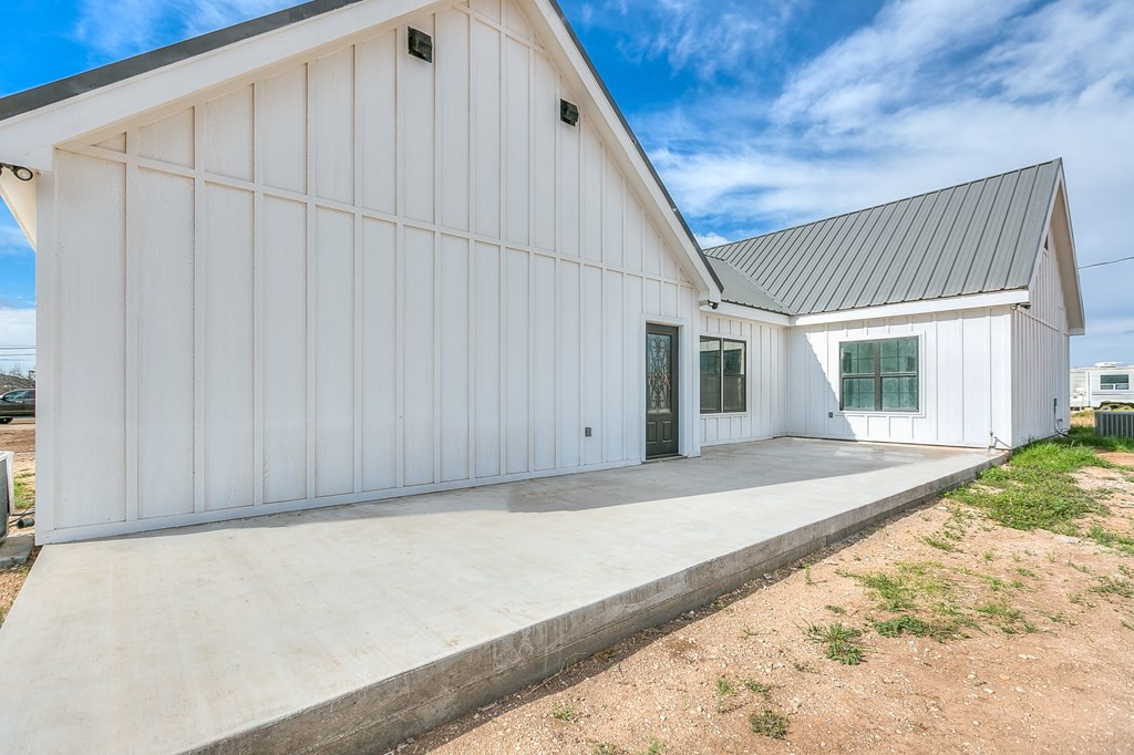 1300 6th Street Property Photo 4