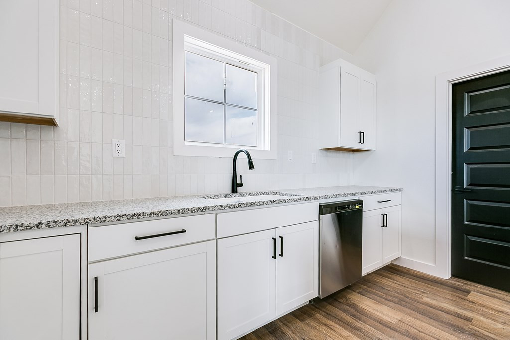 1300 6th Street Property Photo 13