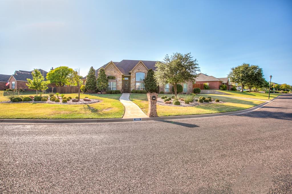1009 Ashford Dr Property Photo 1