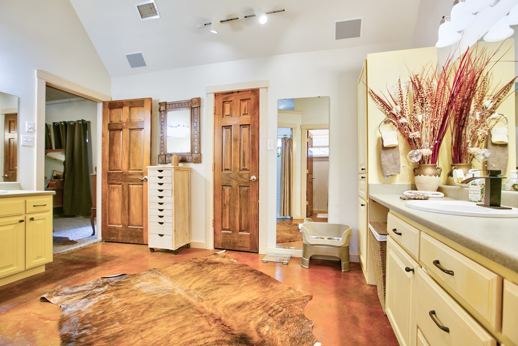 252 Edinburgh Rd Property Photo 5