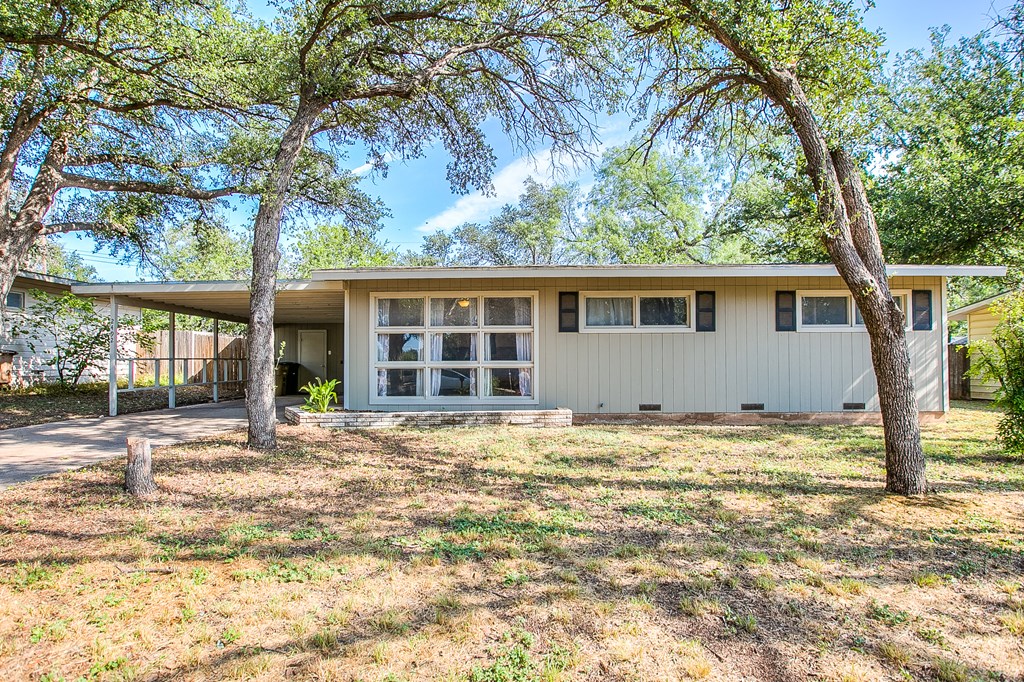 2492 Harvard Ave Property Photo 3