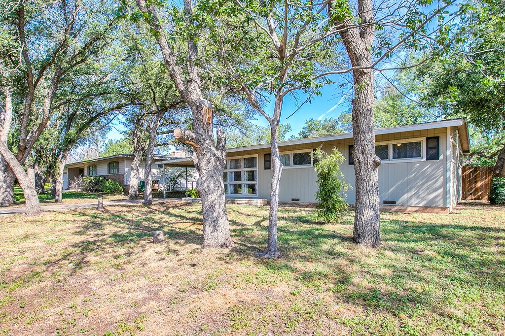 2492 Harvard Ave Property Photo 4