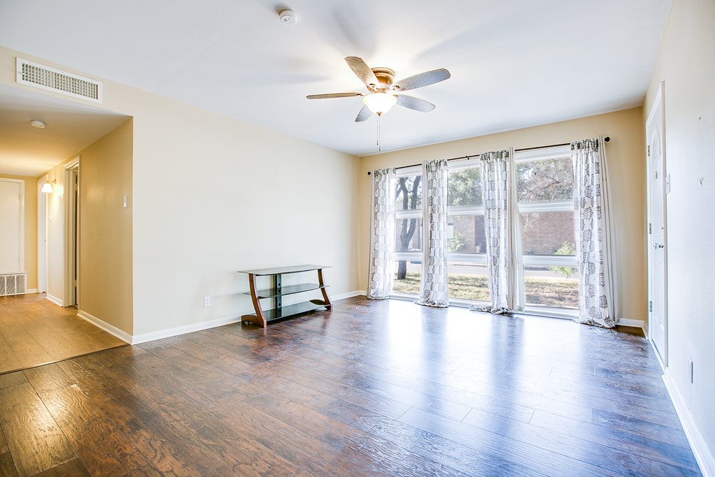 2492 Harvard Ave Property Photo 8