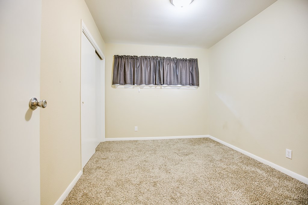 2492 Harvard Ave Property Photo 14