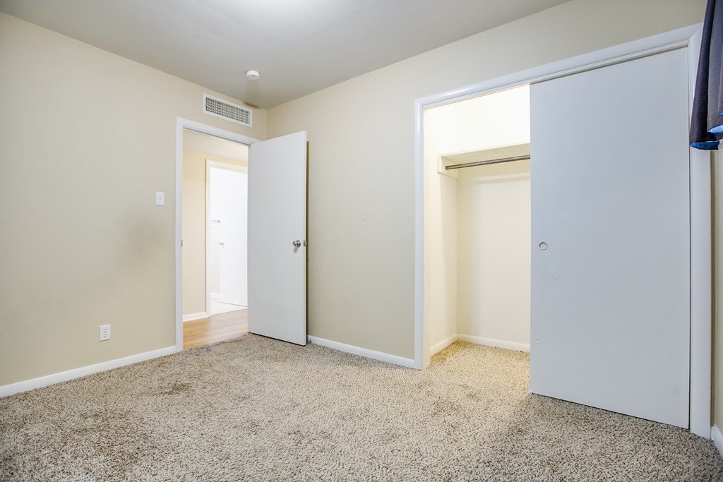 2492 Harvard Ave Property Photo 15