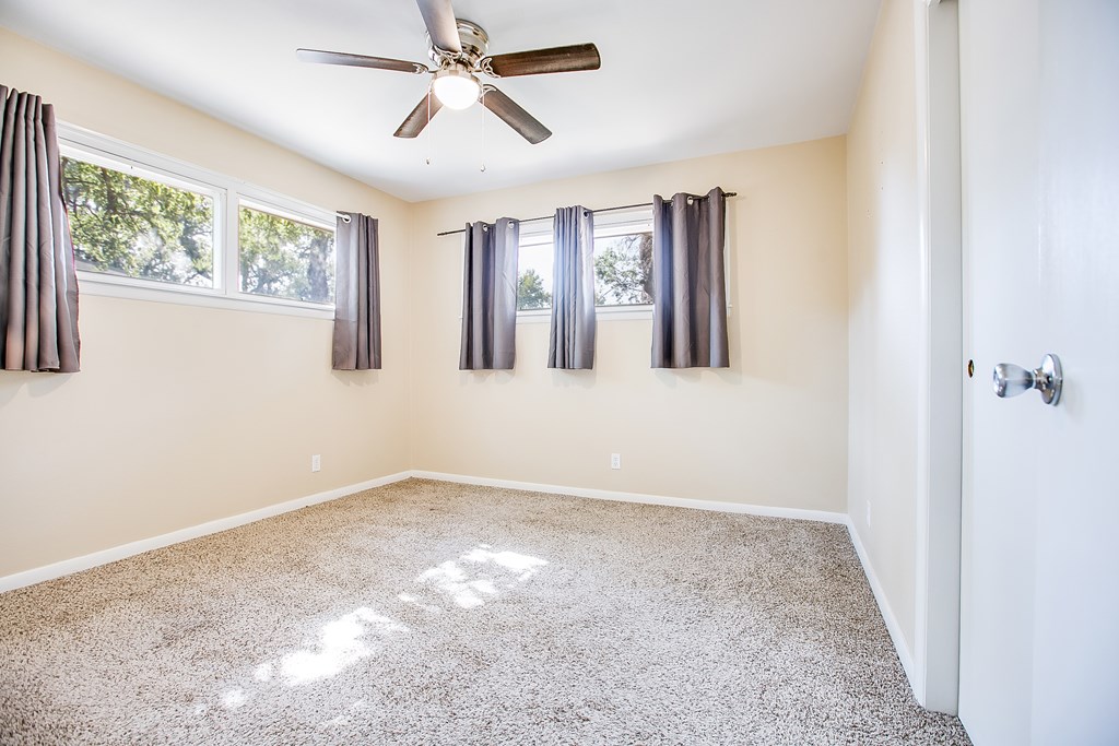 2492 Harvard Ave Property Photo 16