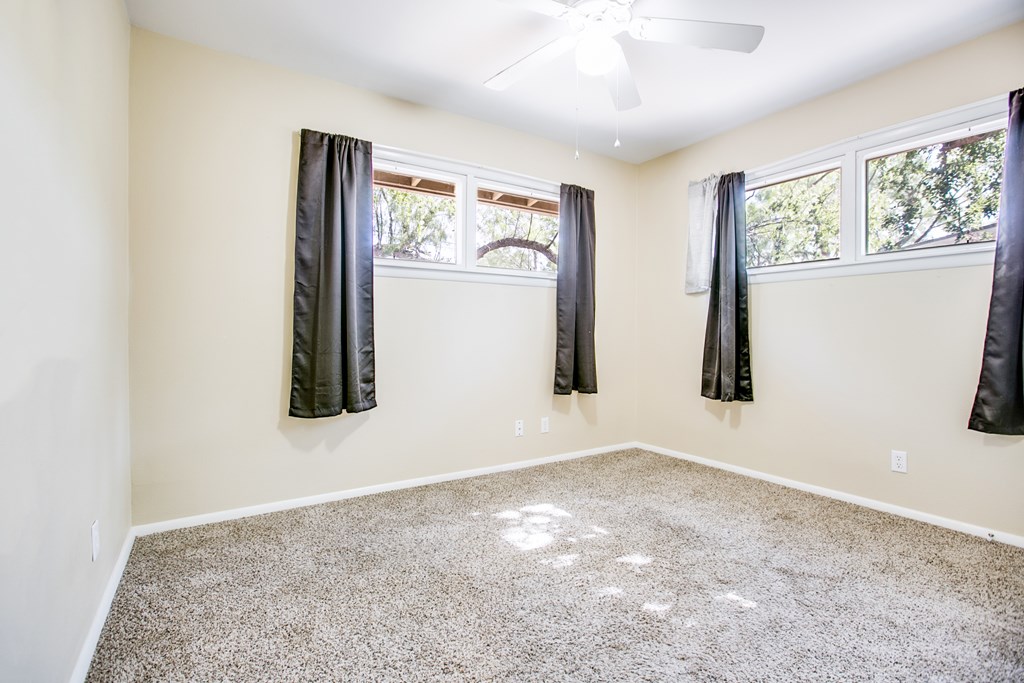 2492 Harvard Ave Property Photo 18