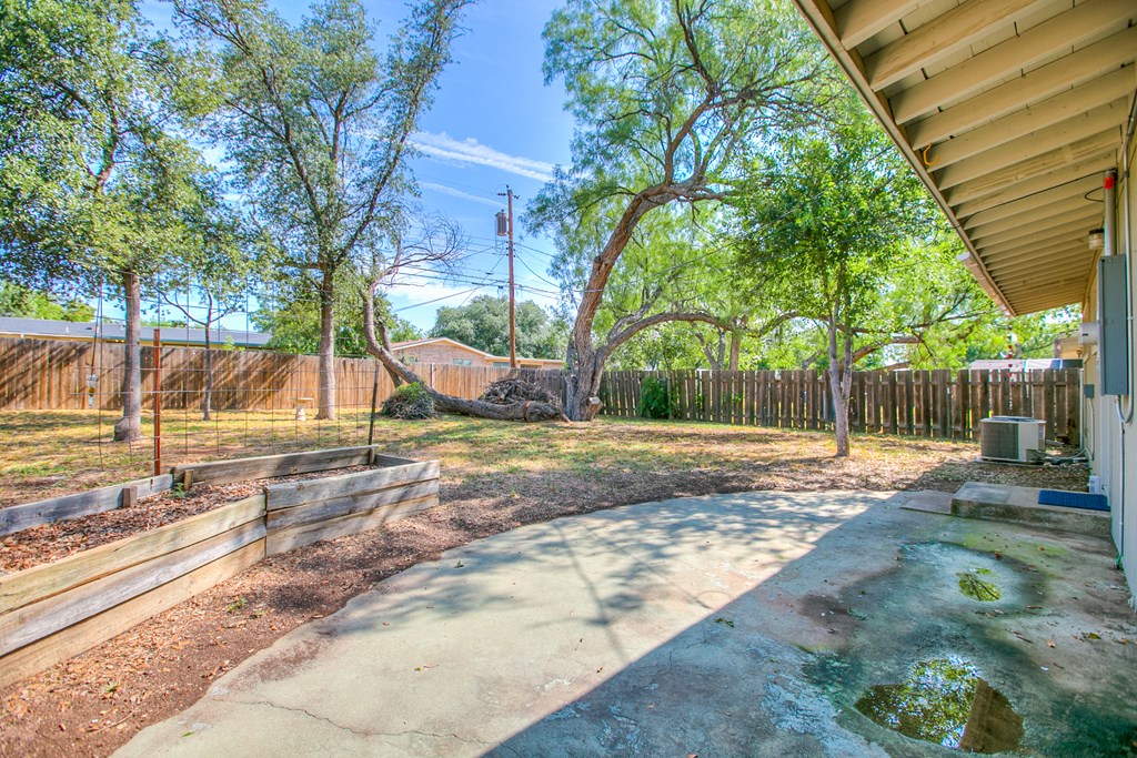 2492 Harvard Ave Property Photo 22