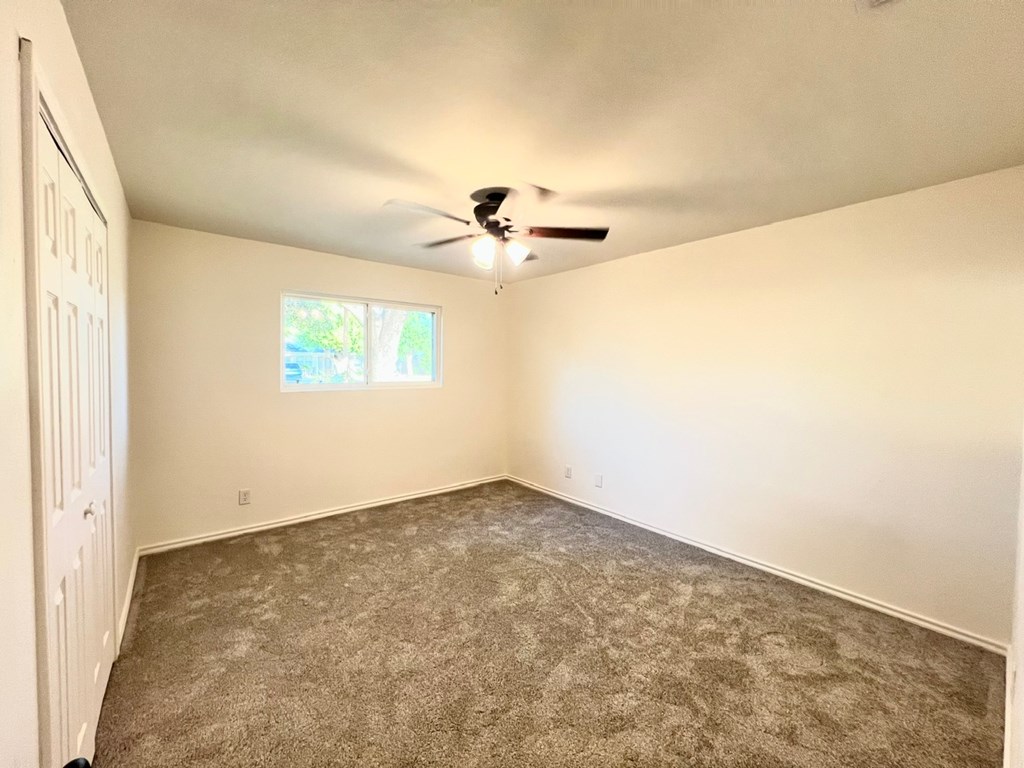 1025 Woodruff St Property Photo 8