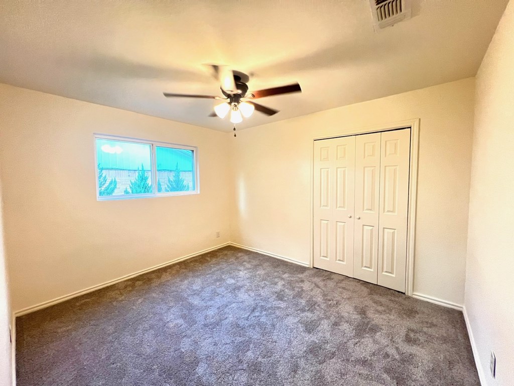 1025 Woodruff St Property Photo 12