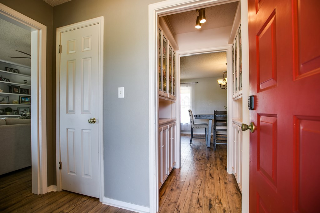 206 Willow Pond Street Property Photo 6