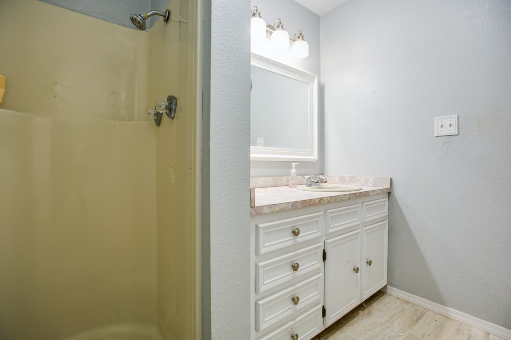 206 Willow Pond Street Property Photo 28
