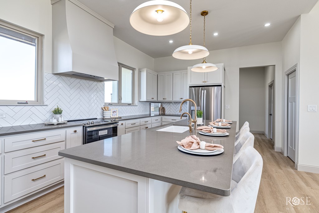 8449 Windmill Rd Property Photo 13