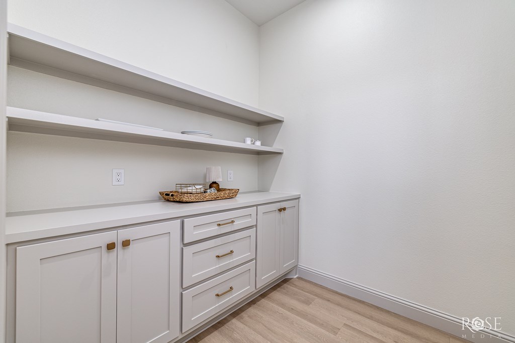 8449 Windmill Rd Property Photo 16