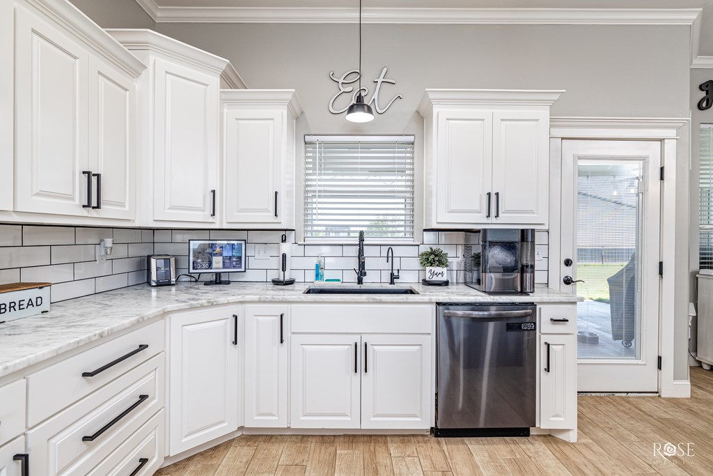 5464 Grey Wolf Lane Property Photo 15