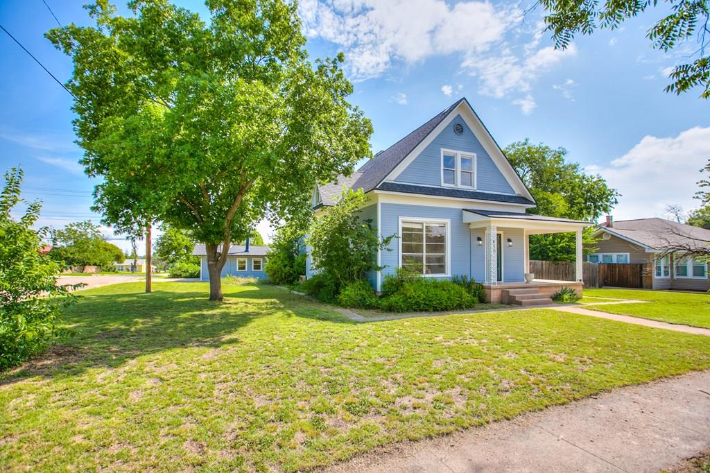 810 N 6th St Property Photo 1