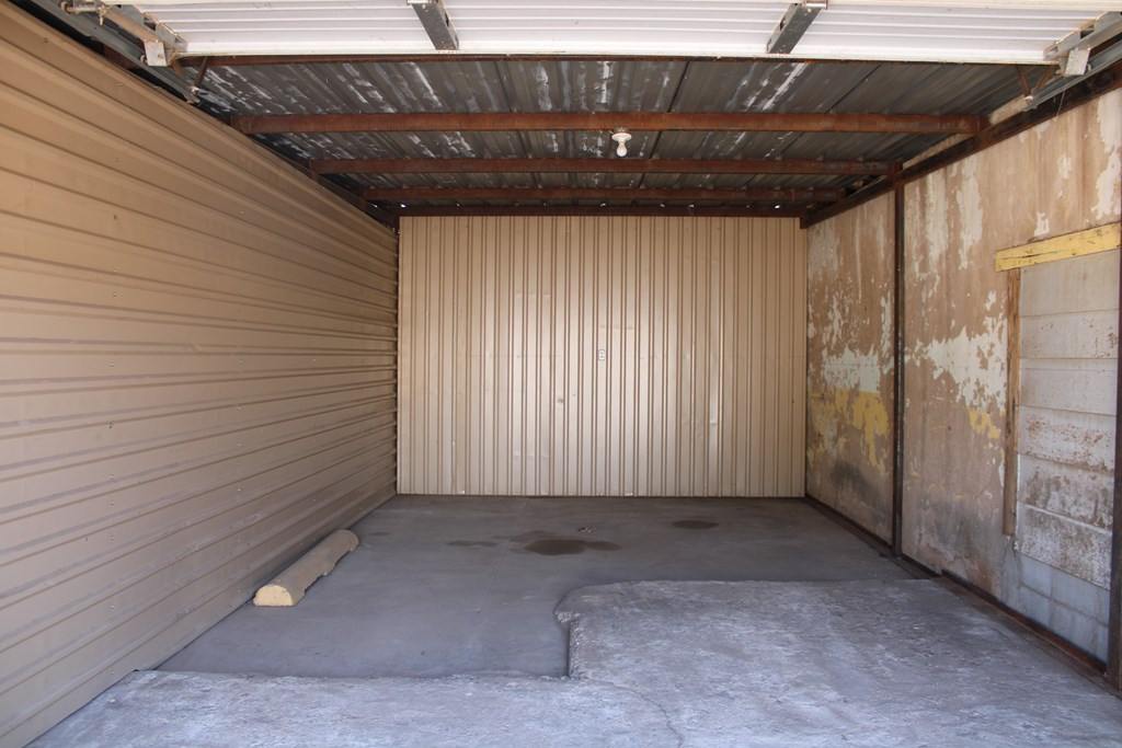711 Strong Avenue Property Photo 4