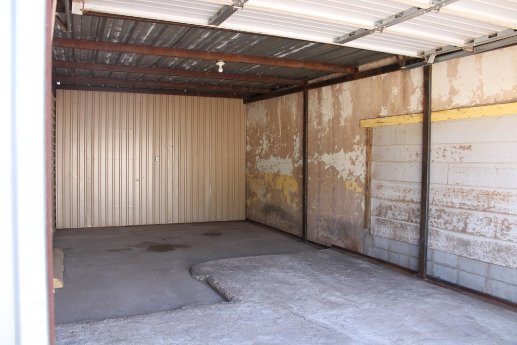 711 Strong Avenue Property Photo 5