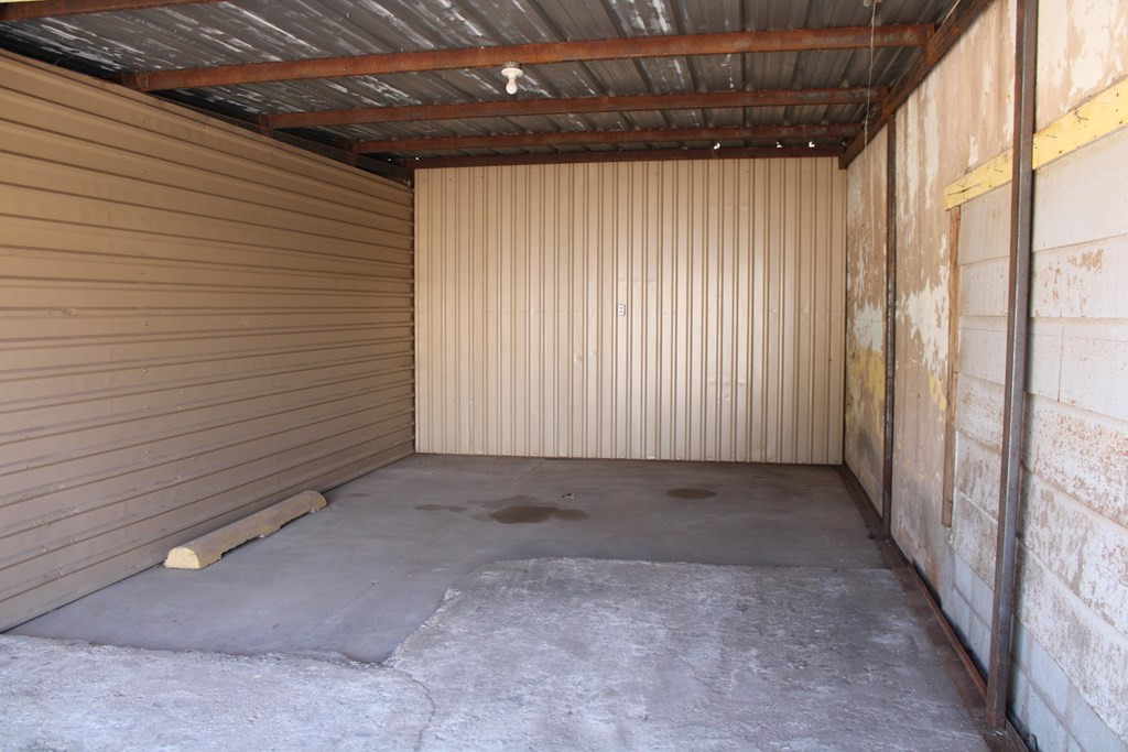 711 Strong Avenue Property Photo 6