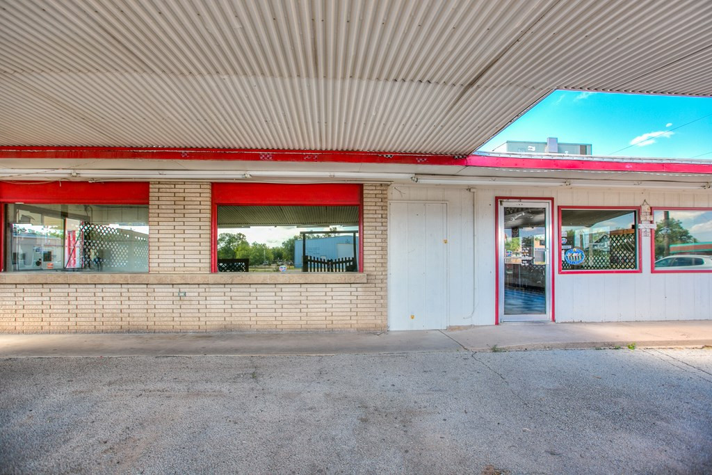 1205 N Chadbourne Street Property Photo 19