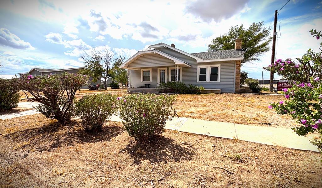 611 N Buckland Property Photo 1