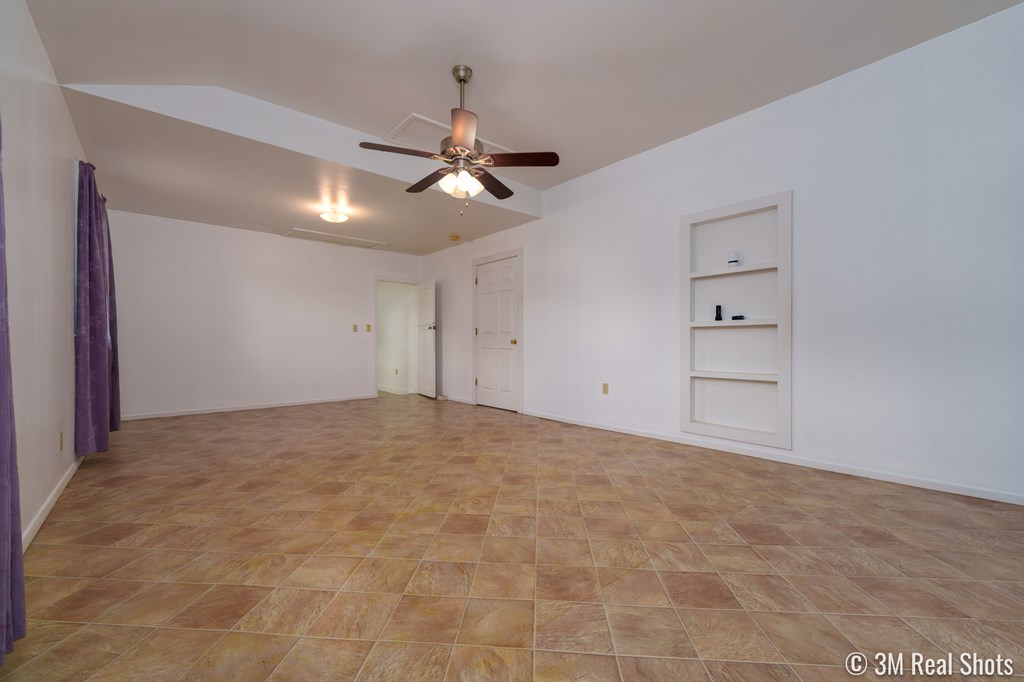 25 E 41st St Property Photo 10