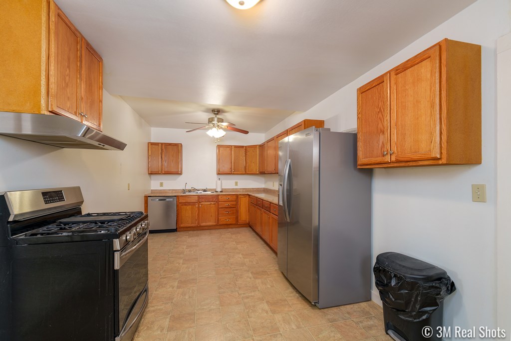 25 E 41st St Property Photo 11