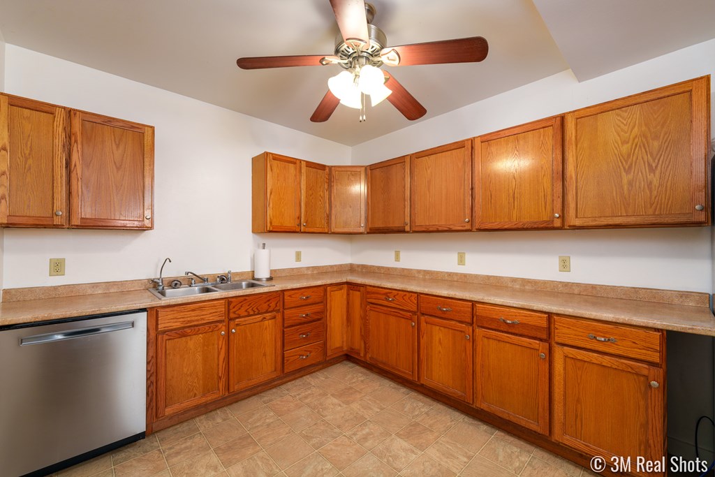 25 E 41st St Property Photo 12