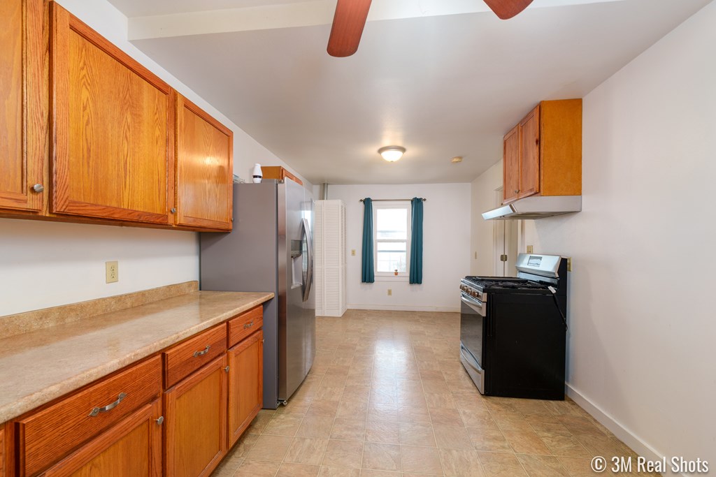 25 E 41st St Property Photo 13