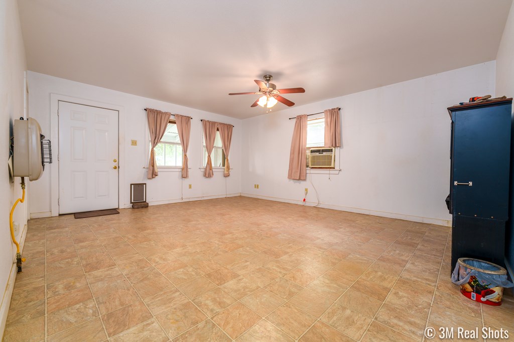 25 E 41st St Property Photo 14