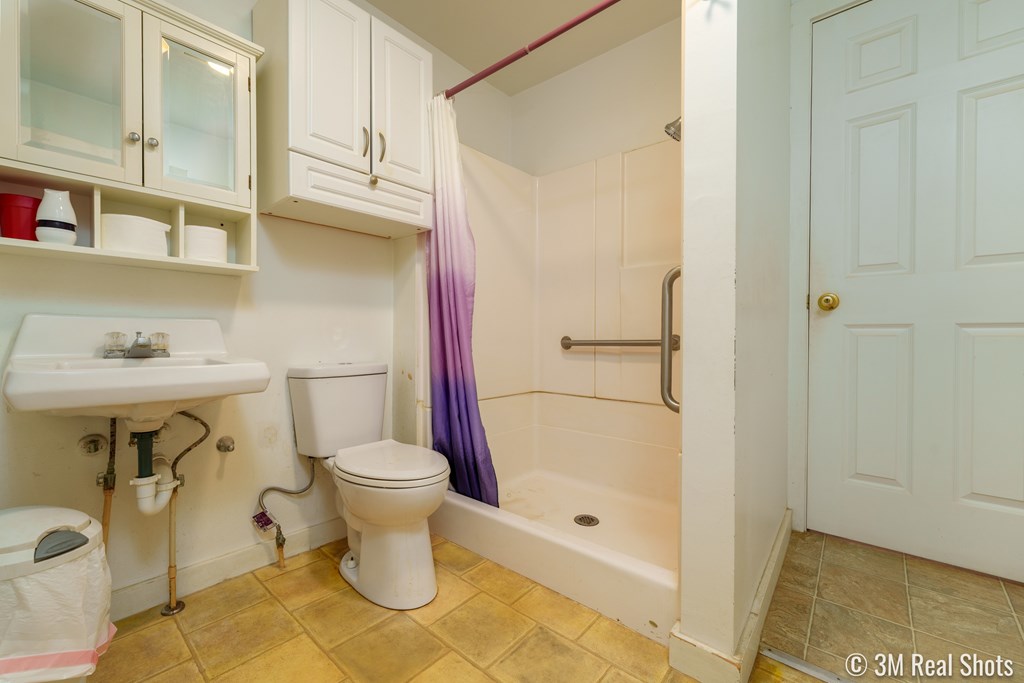 25 E 41st St Property Photo 16