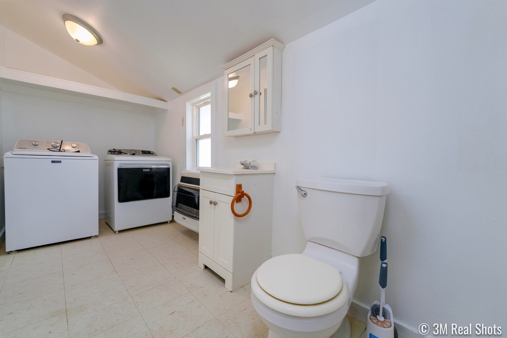 25 E 41st St Property Photo 21