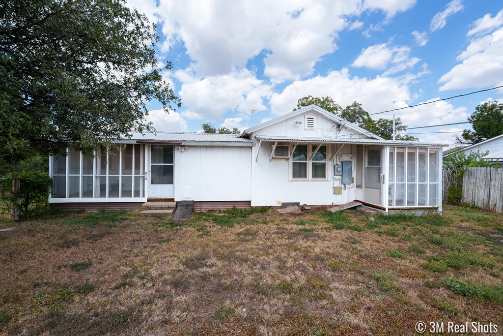 25 E 41st St Property Photo 24