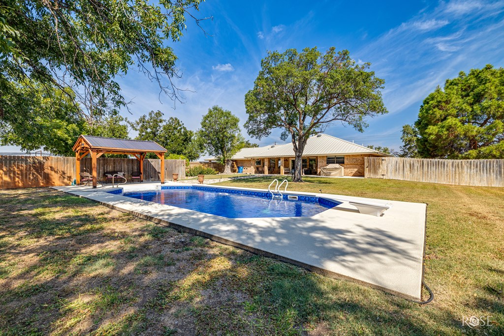 2505 Fairview School Rd Property Photo 3