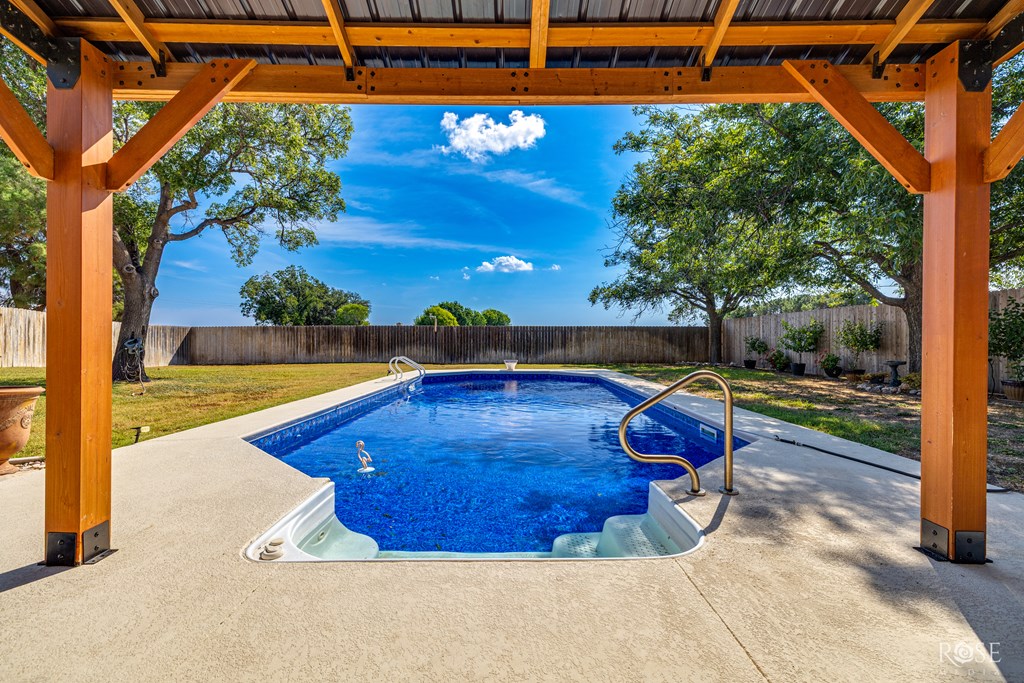 2505 Fairview School Rd Property Photo 4