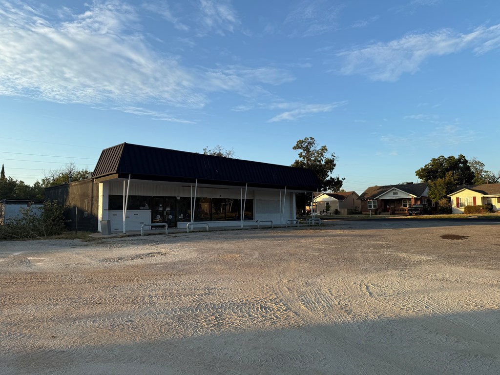 1319 Walnut St Property Photo 7