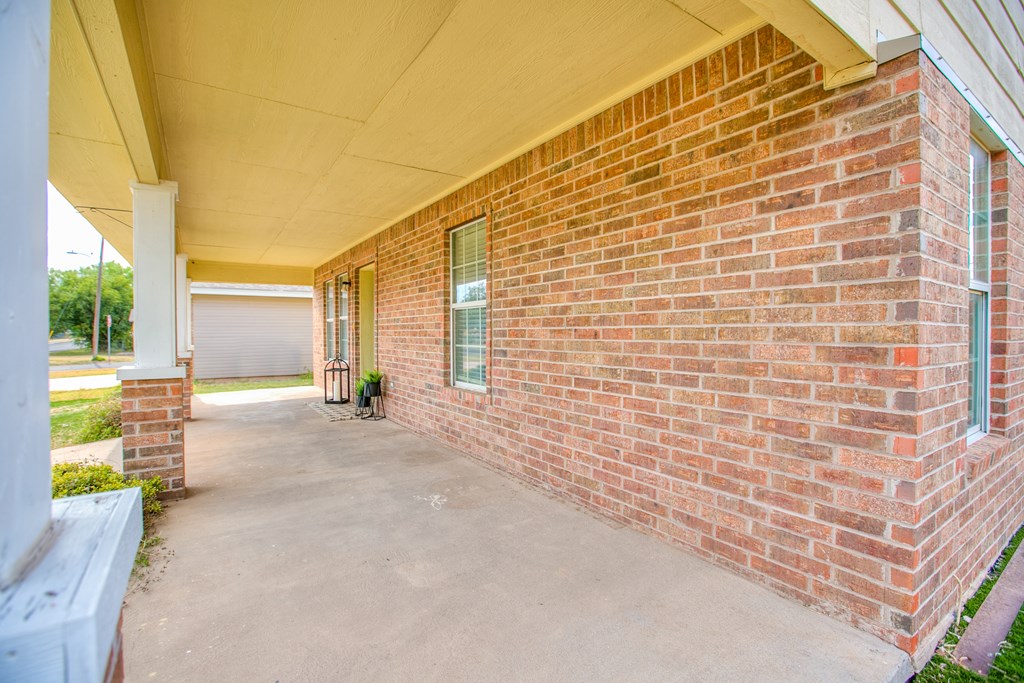 2638 Webster St Property Photo 5